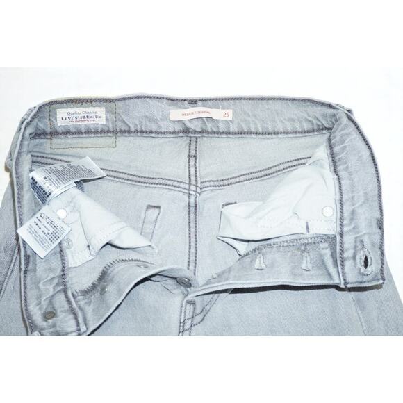 Levi's Premium Wedgie Straight Jeans – Size 25 – Gray Wash Button Fly Denim - Picture 4 of 16